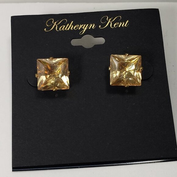 KATHERYN KENT, Gold-tone 0.5x0.5-in Yellow Square Sparkle Crystal Stud Earrings - Picture 3 of 9